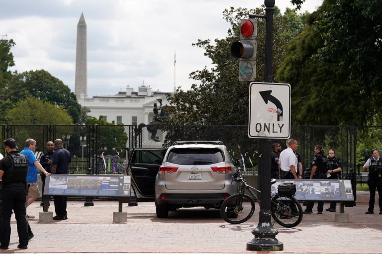 Federal panel gives final approval to new design for White House security screening center | iNFOnews.ca
