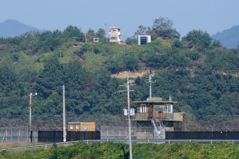 North Korea test-fires missile as tensions grow over border mine blasts | iNFOnews.ca