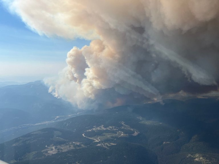 Wildfire near B.C.'s Coquihalla Highway triggers evacuation order and alerts | iNFOnews.ca