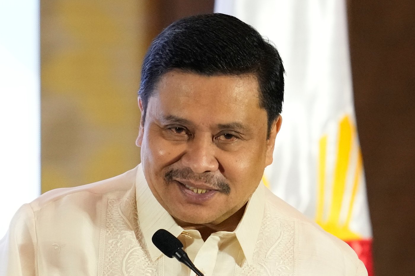 Philippine Senate reopens after 2 days but impasse among senators remain | iNFOnews.ca