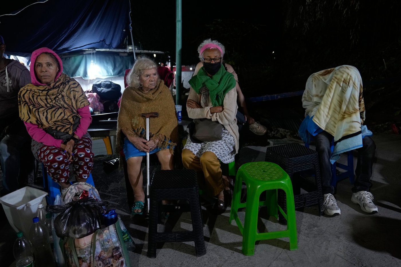 Twin earthquakes strike Venezuela, in photos | iNwheels