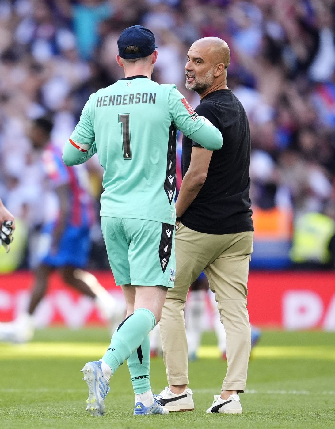 Guardiola confronts Crystal Palace goalie after FA Cup loss | iNFOnews.ca