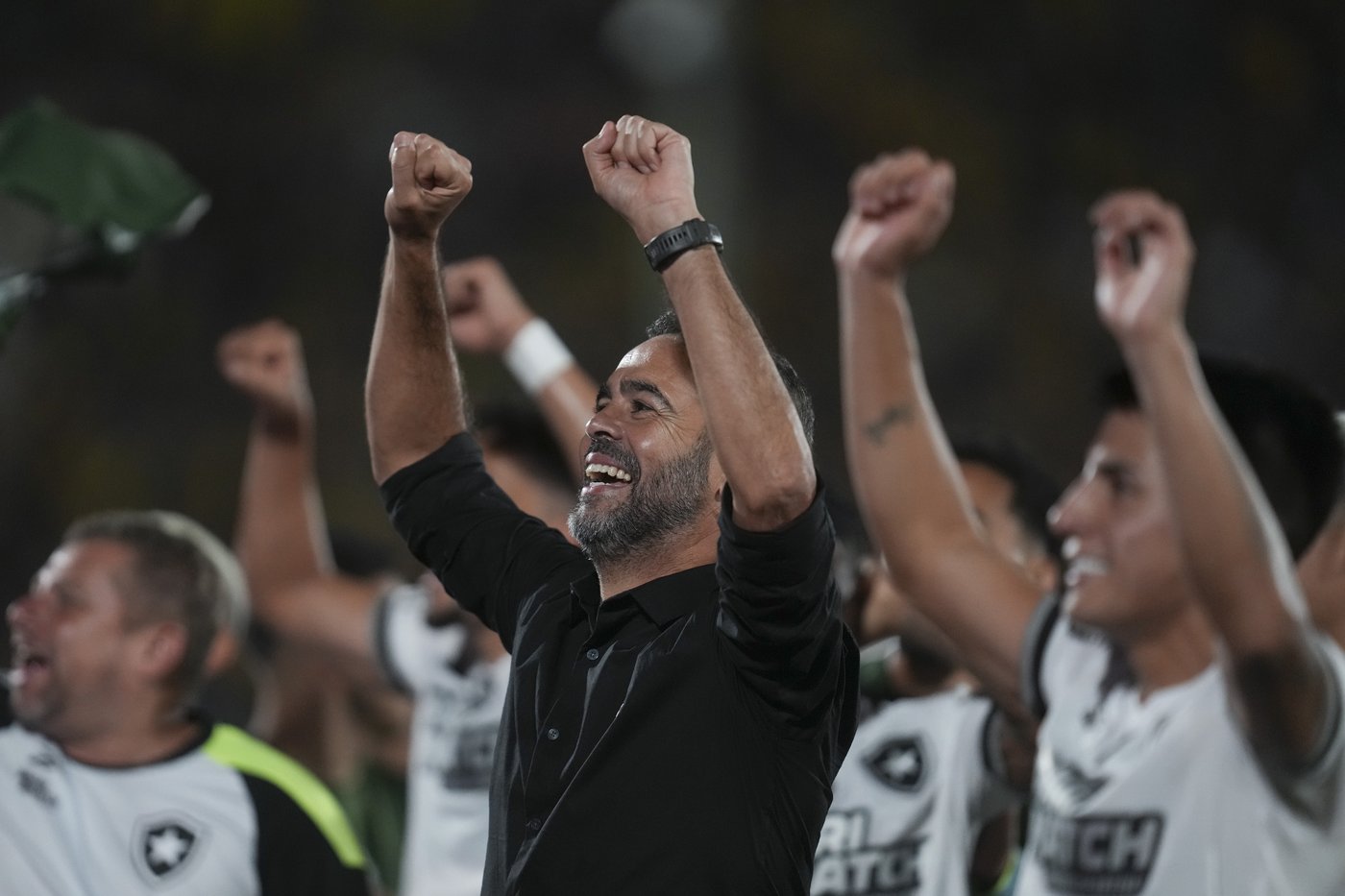 Brazil's Botafogo advances to its 1st Copa Libertadores final despite 3-1 loss at Penarol | iNFOnews.ca Brazil's Botafogo advances to its 1st Copa Libertadores final despite 3-1 loss at Penarol | iNFOnews.ca
