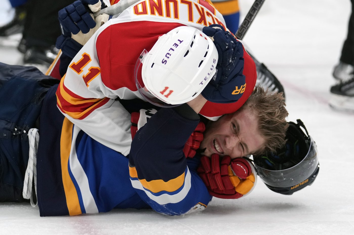 Brayden Schenn scores twice in the Blues' 4-1 victory over the Flames | iNFOnews.ca