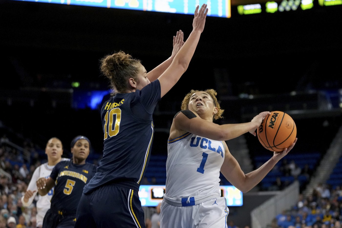 Rice's double-double helps No. 1 UCLA beat Michigan 86-70, complete sweep of 1st Big Ten homestand | iNFOnews.ca Rice's double-double helps No. 1 UCLA beat Michigan 86-70, complete sweep of 1st Big Ten homestand | iNFOnews.ca