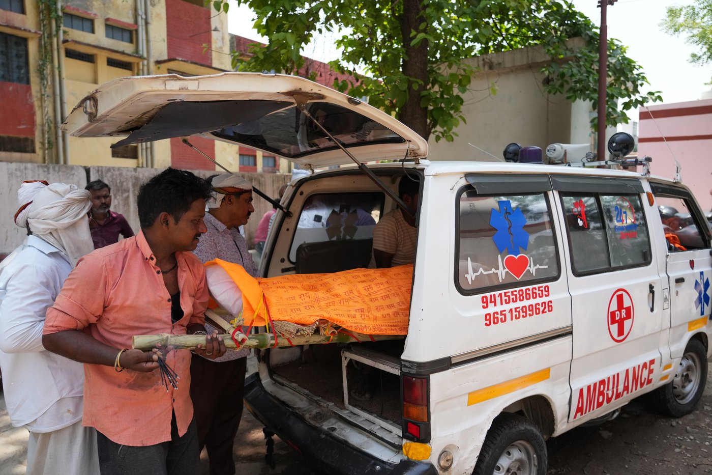 Dust storms and lightning kill at least 96 people in northern India | iNFOnews.ca