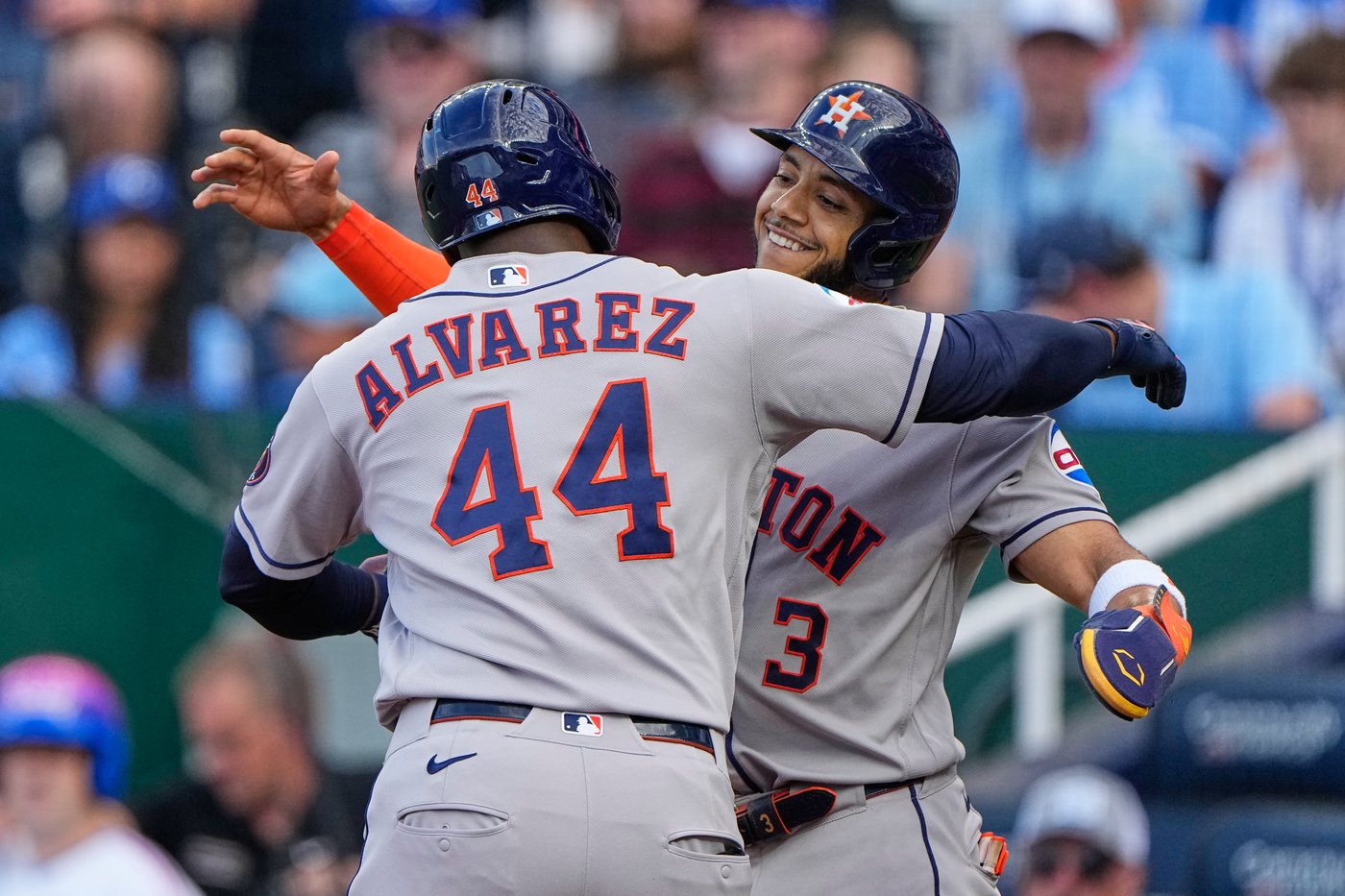 Astros slugger Yordan Alvarez becomes 1st MLB player to hit grand slam, multi-run HR in 1st inning | iNFOnews.ca