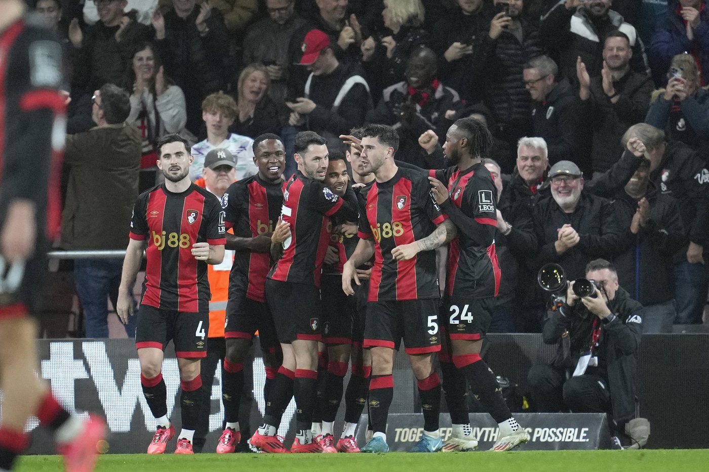 Arsenal stunned by Bournemouth and Garnacho sparks Man United comeback | iNFOnews.ca