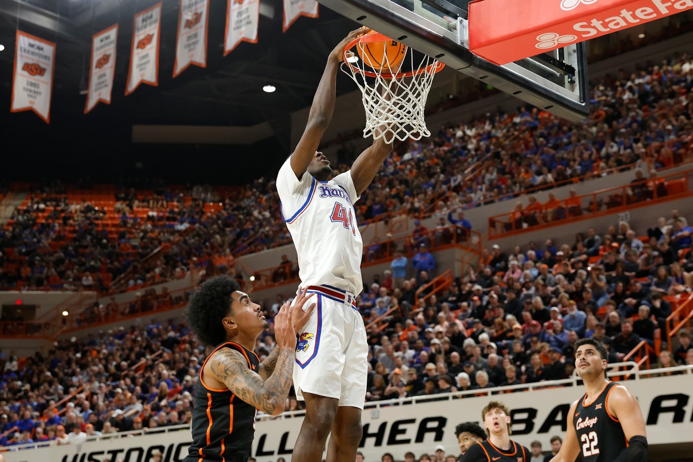 Freshman star Darryn Peterson erupts early as No. 8 Kansas rolls past Oklahoma State 81-69 | iNFOnews.ca Freshman star Darryn Peterson erupts early as No. 8 Kansas rolls past Oklahoma State 81-69 | iNFOnews.ca