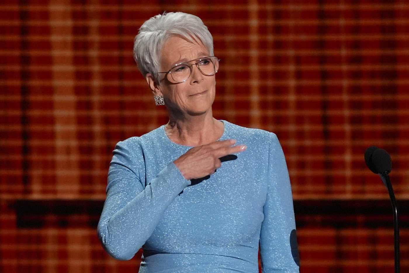 Photos of standout moments from the Emmys | iNFOnews.ca