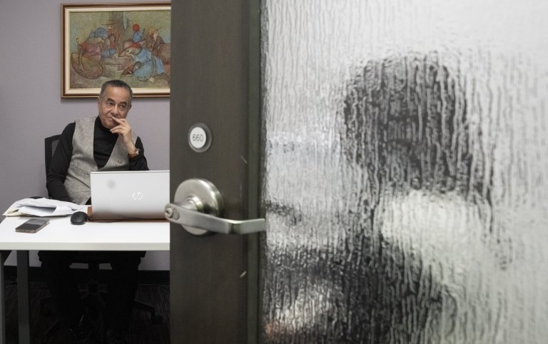 A mother recounts her dangerous journey across the border to escape Trump's America | iNFOnews.ca