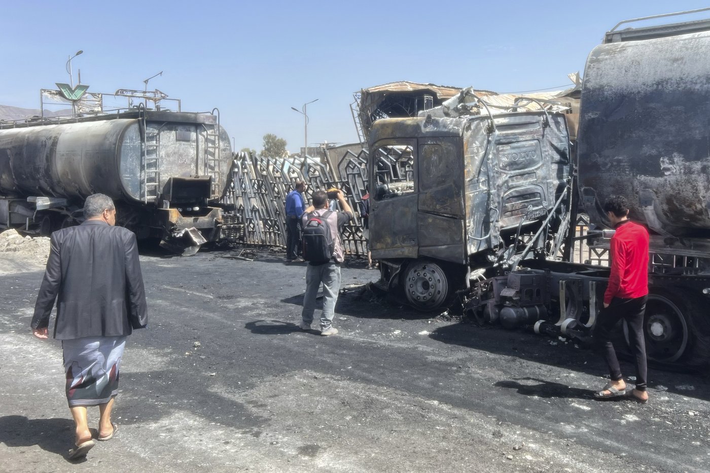 Israeli airstrikes targeting Iran-backed Houthis rock Yemen's capital | iNFOnews.ca