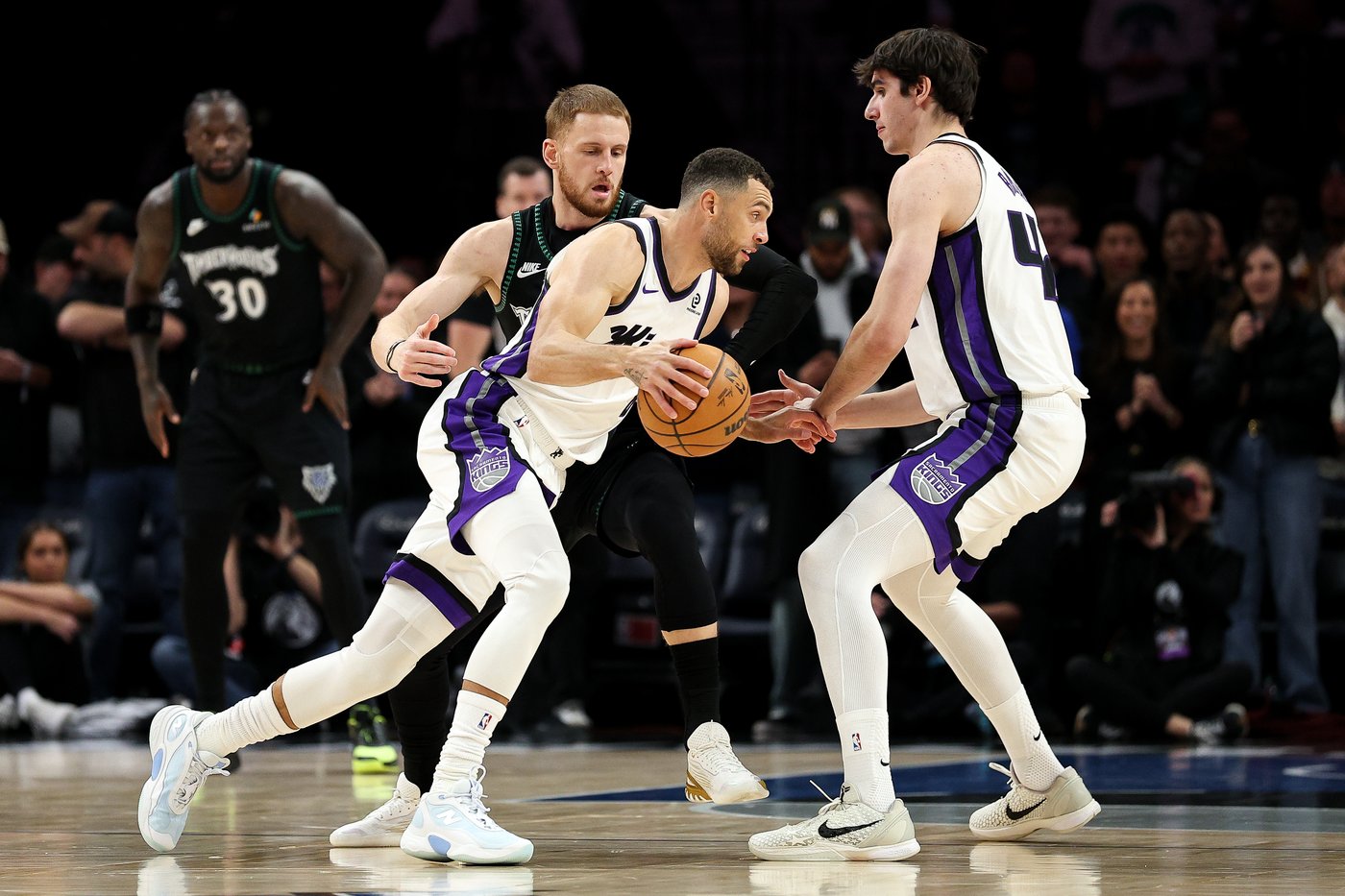 Kings lose leading scorer Zach LaVine to left ankle injury in loss to Timberwolves | iNFOnews.ca Kings lose leading scorer Zach LaVine to left ankle injury in loss to Timberwolves | iNFOnews.ca
