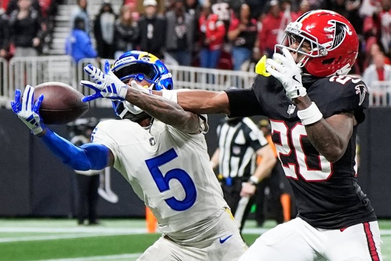 Stafford, Rams look to end 2-game skid by hosting reeling Cards to wrap up regular season | iNFOnews.ca