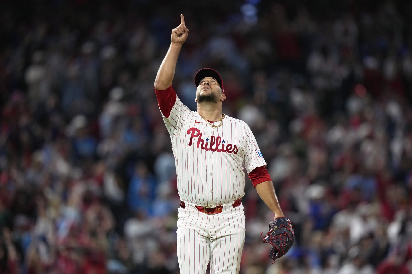 Castellanos homers as the Phillies beat the Cubs 9-6 and clinch first-round bye in playoffs | iNFOnews.ca