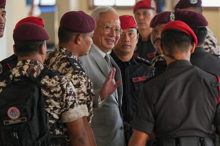 Malaysian court rejects ex-Prime Minister’s bid to serve remainder of sentence under house arrest | iNFOnews.ca