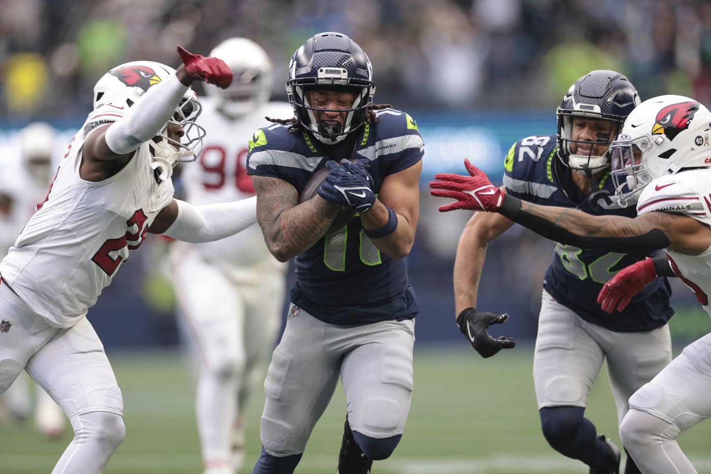 Coby Bryant's pick-6 highlights big day for Seahawks' defense in 16-6 win over Cardinals | iNFOnews.ca