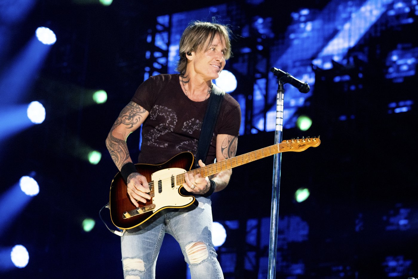 Keith Urban says 'High' is about order and chaos, with songs about love, life and his late father | iNFOnews.ca