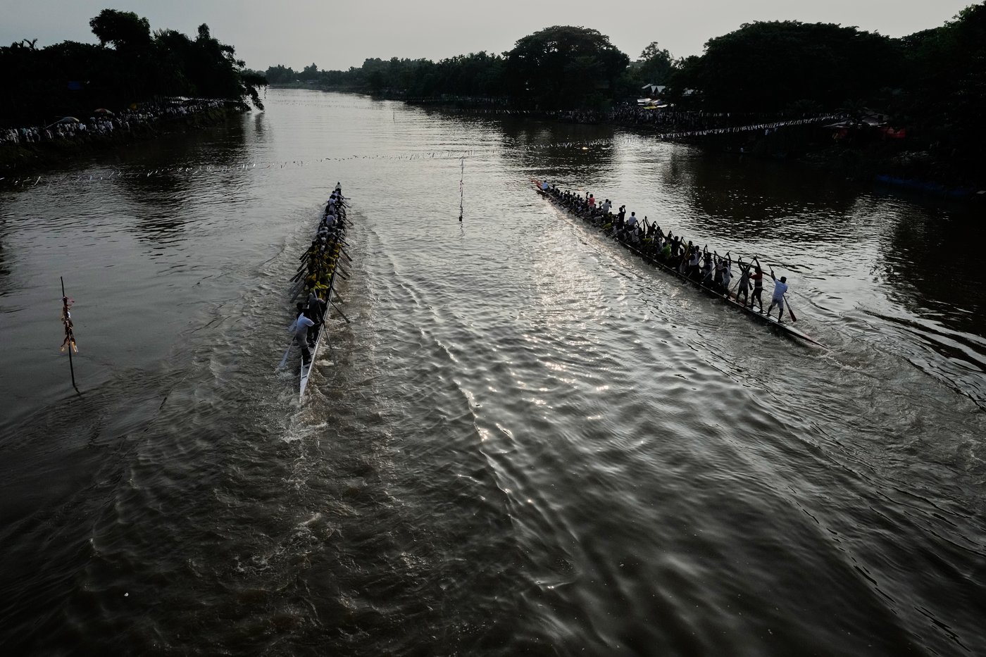 Photos of a boat race on India’s Kulsi River | iNFOnews.ca