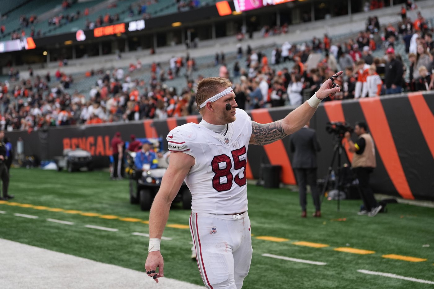 Cardinals' Trey McBride breaks NFL single-season record for catches by a tight end | iNFOnews.ca