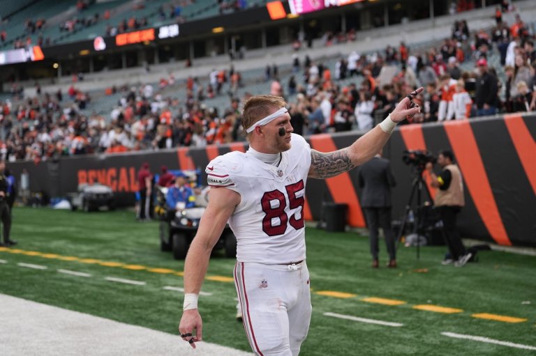 Cardinals' Trey McBride breaks NFL single-season record for catches by a tight end | iNFOnews.ca