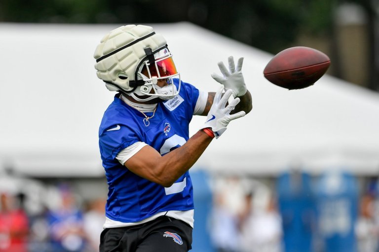 Josh Allen and DJ Moore show signs of bringing back big-play dimension to Bills offense | iNFOnews.ca