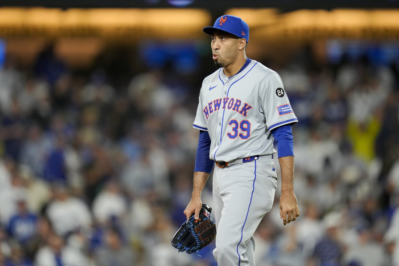Dodgers dust off Mets 10-5, advance to World Series to face Yankees | iNFOnews.ca