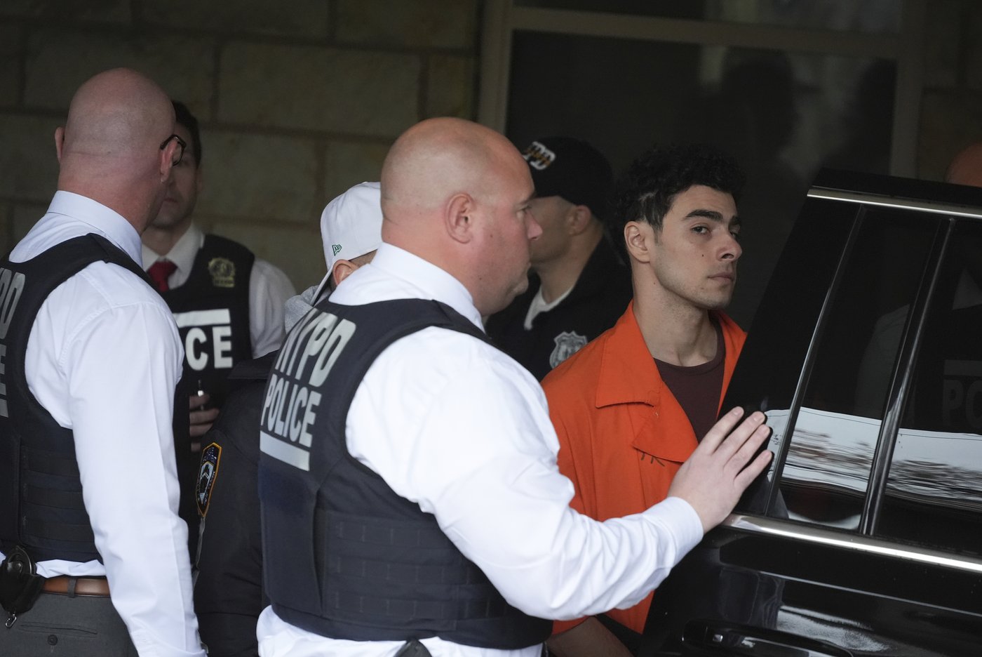 Suspect in UnitedHealthcare CEO killing faces federal murder, stalking and weapons charges | iNFOnews.ca Suspect in UnitedHealthcare CEO killing faces federal murder, stalking and weapons charges | iNFOnews.ca