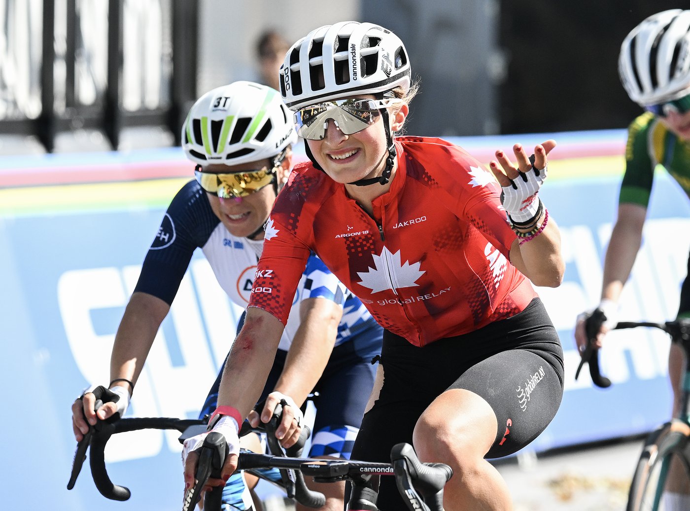 Crash costs Canada's Magdeleine Vallières Mill repeat at road cycling worlds | iNFOnews.ca Crash costs Canada's Magdeleine Vallières Mill repeat at road cycling worlds | iNFOnews.ca