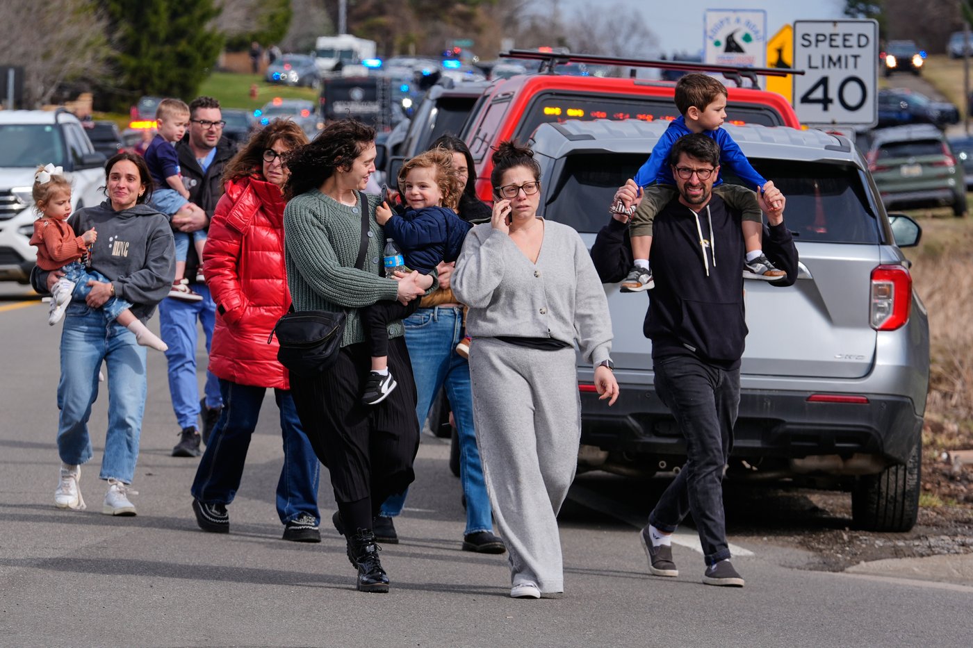 Photos show response after attack at suburban Detroit synagogue | iNFOnews.ca