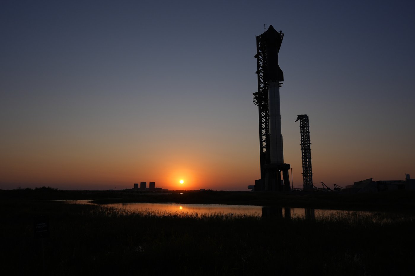 In an engineering feat, mechanical SpaceX arms catch Starship rocket booster back at the launch pad | iNFOnews.ca In an engineering feat, mechanical SpaceX arms catch Starship rocket booster back at the launch pad | iNFOnews.ca