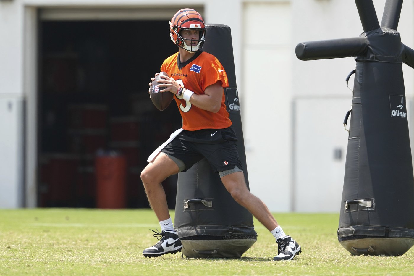Trey Hendrickson skips Bengals minicamp seeking new contract | iNFOnews.ca