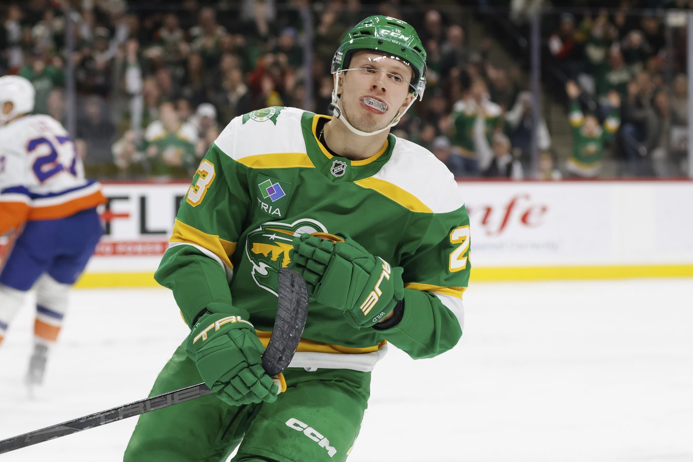 Boldy has 2 goals and assist as Wild score final 5 goals to beat Islanders 6-3 | iNFOnews.ca