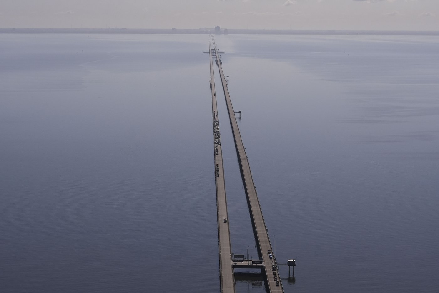 Car crashes in foggy weather injure 33 people and force bridge near New Orleans to close for hours | iNFOnews.ca