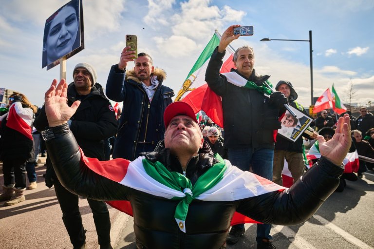 'D-Day for Iranians': Some Iranian Canadians welcome U.S. attack of Iran | iNFOnews.ca