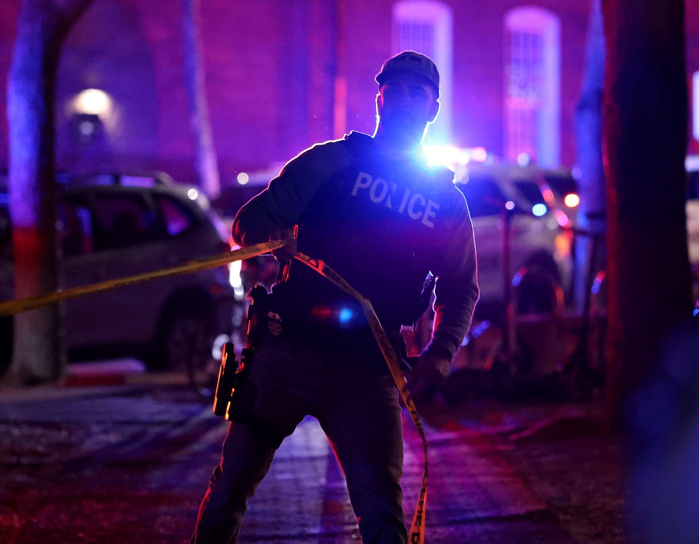 Police search Brown University after shooter kills 2 and wounds 9 on campus | iNFOnews.ca