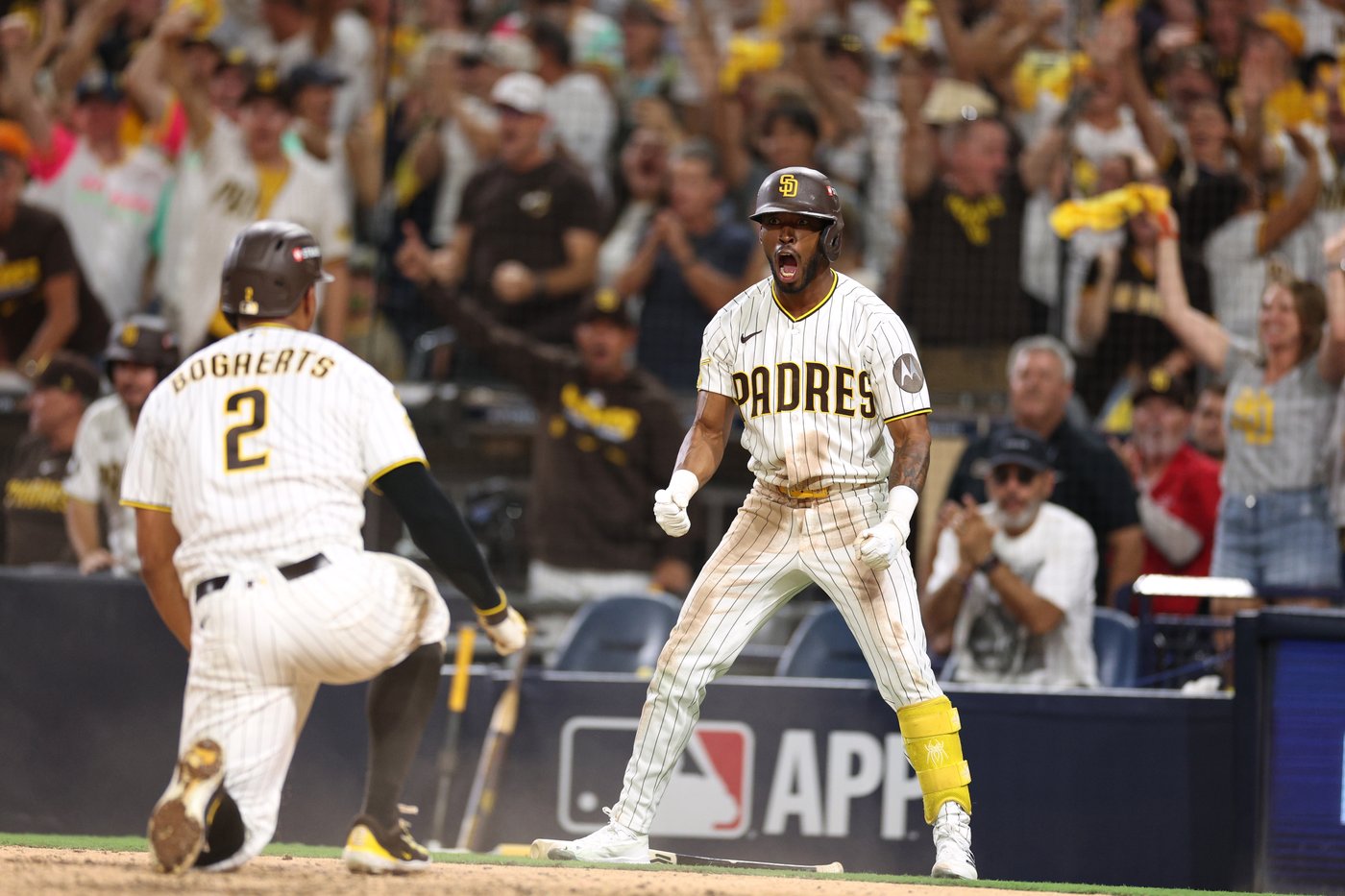 Padres avoid elimination, beat Brewers 4-3 in NLDS Game 3 with Cronenworth's HR, King's relief | iNFOnews.ca Padres avoid elimination, beat Brewers 4-3 in NLDS Game 3 with Cronenworth's HR, King's relief | iNFOnews.ca