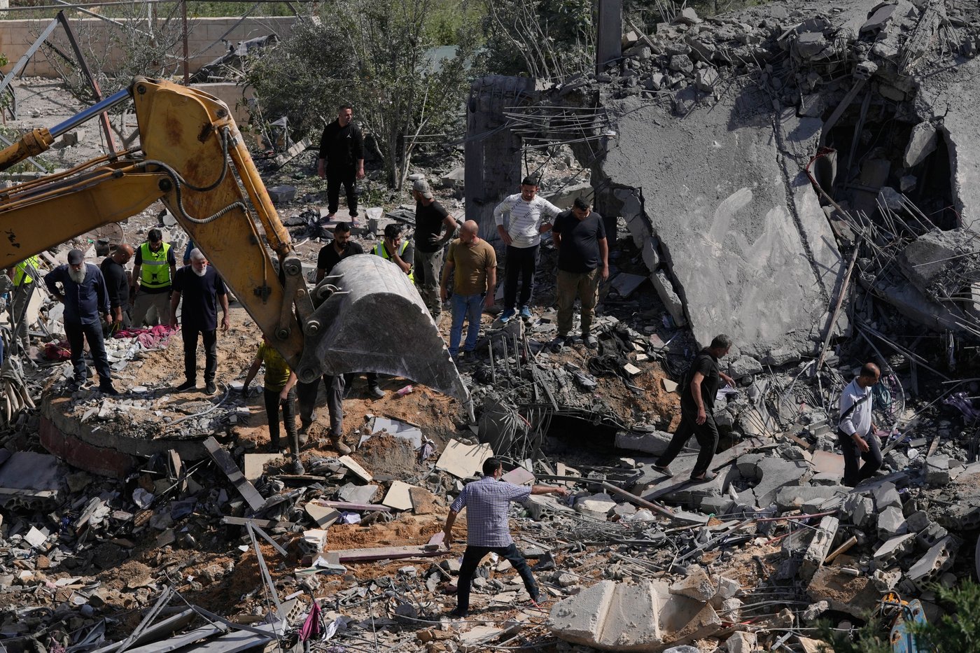 Israeli drone strikes near Beirut kill 4 and southern airstrikes kill at least 13 | iNFOnews.ca Israeli drone strikes near Beirut kill 4 and southern airstrikes kill at least 13 | iNFOnews.ca