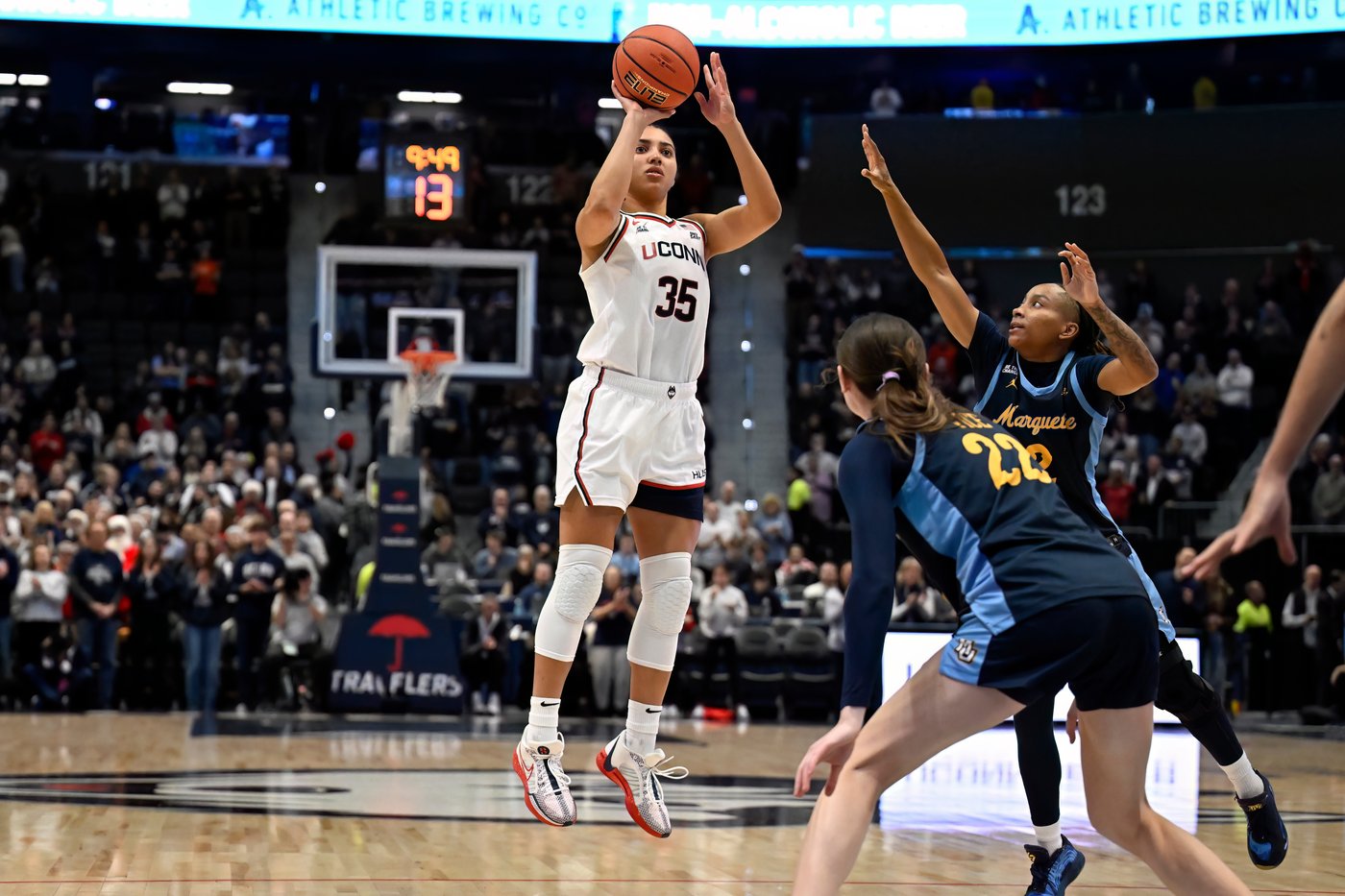 Strong, top-ranked UConn women roll past Marquette in final home game of 2025 | iNFOnews.ca