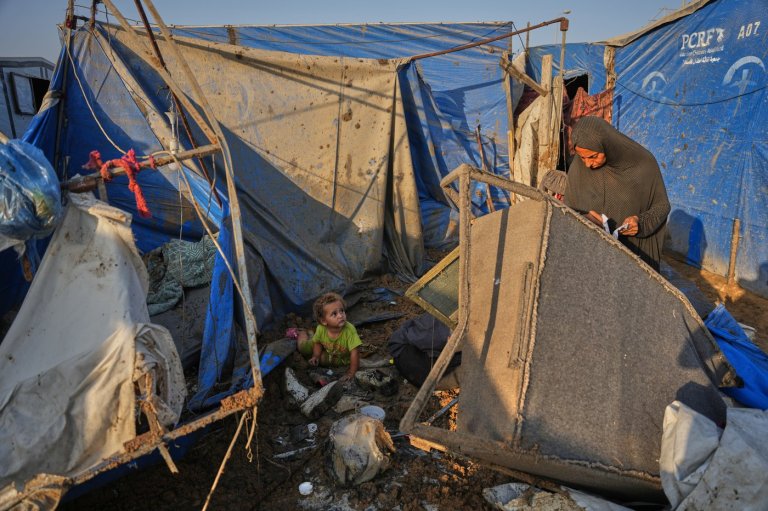 Palestinians in Gaza hope Hamas will disarm but fear Israeli forces won't withdraw | iNFOnews.ca