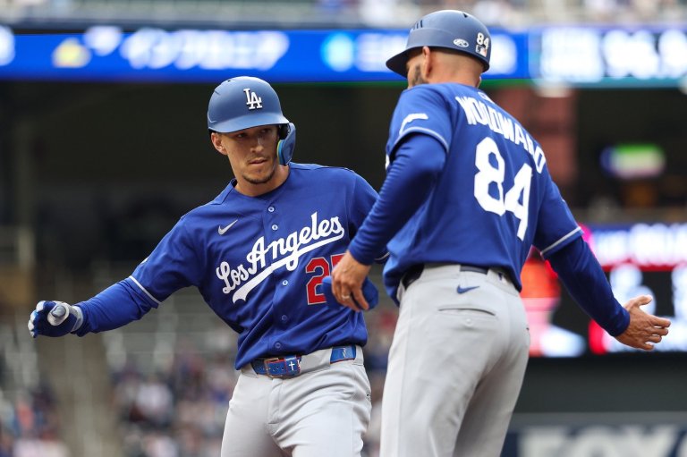 Dodgers pound out a season high-tying 17 hits in 12-3 win over Twins | iNFOnews.ca