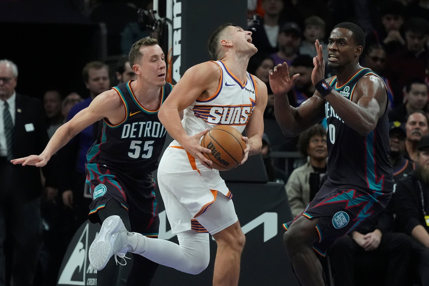 Dillon Brooks scores career-high 40 on his own T-shirt night, leading Suns past Pistons 114-96 | iNFOnews.ca
