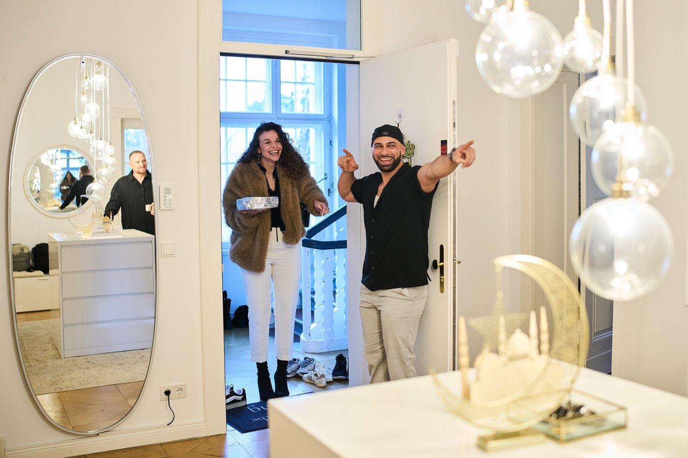 Gay Muslim influencer hosts inclusive Ramadan meal and calls for acceptance across faiths | iNFOnews.ca Gay Muslim influencer hosts inclusive Ramadan meal and calls for acceptance across faiths | iNFOnews.ca