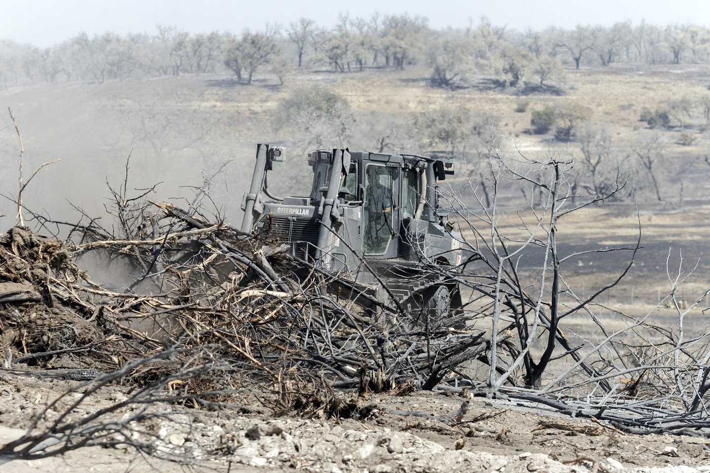 As Oklahoma reels from deadly wildfires, authorities warn of fresh fire threat | iNFOnews.ca
