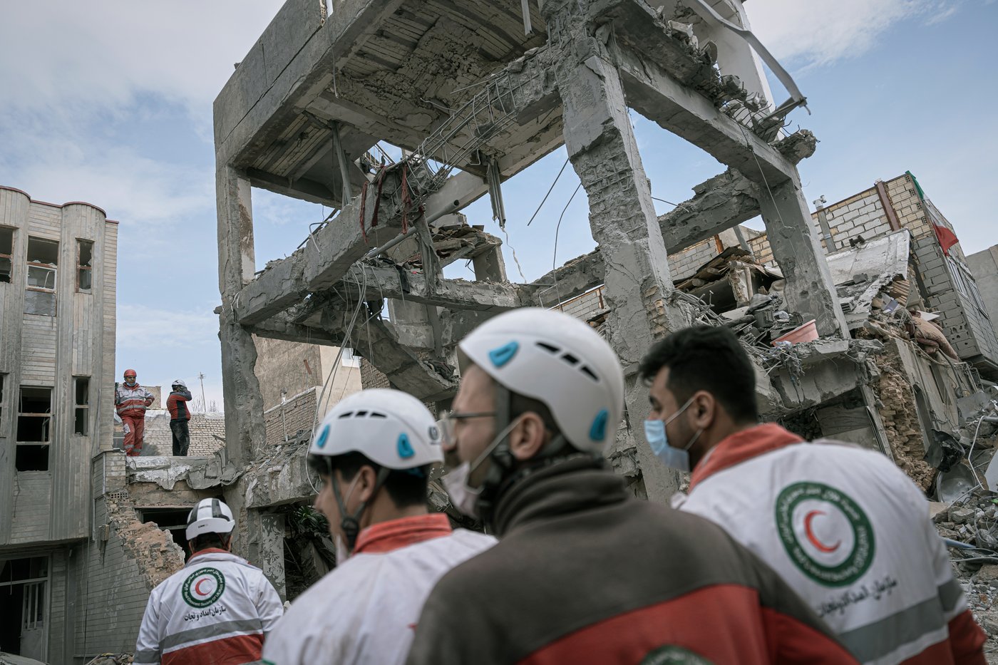 Photos show destruction in northwest Iran after strike hits a residential building | iNFOnews.ca