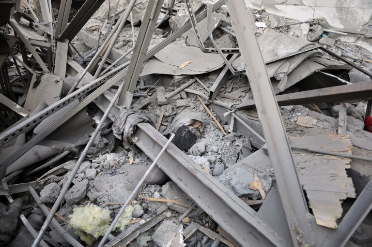 Rescue crews race through rubble after a deadly Kabul airstrike, in photos | iNFOnews.ca