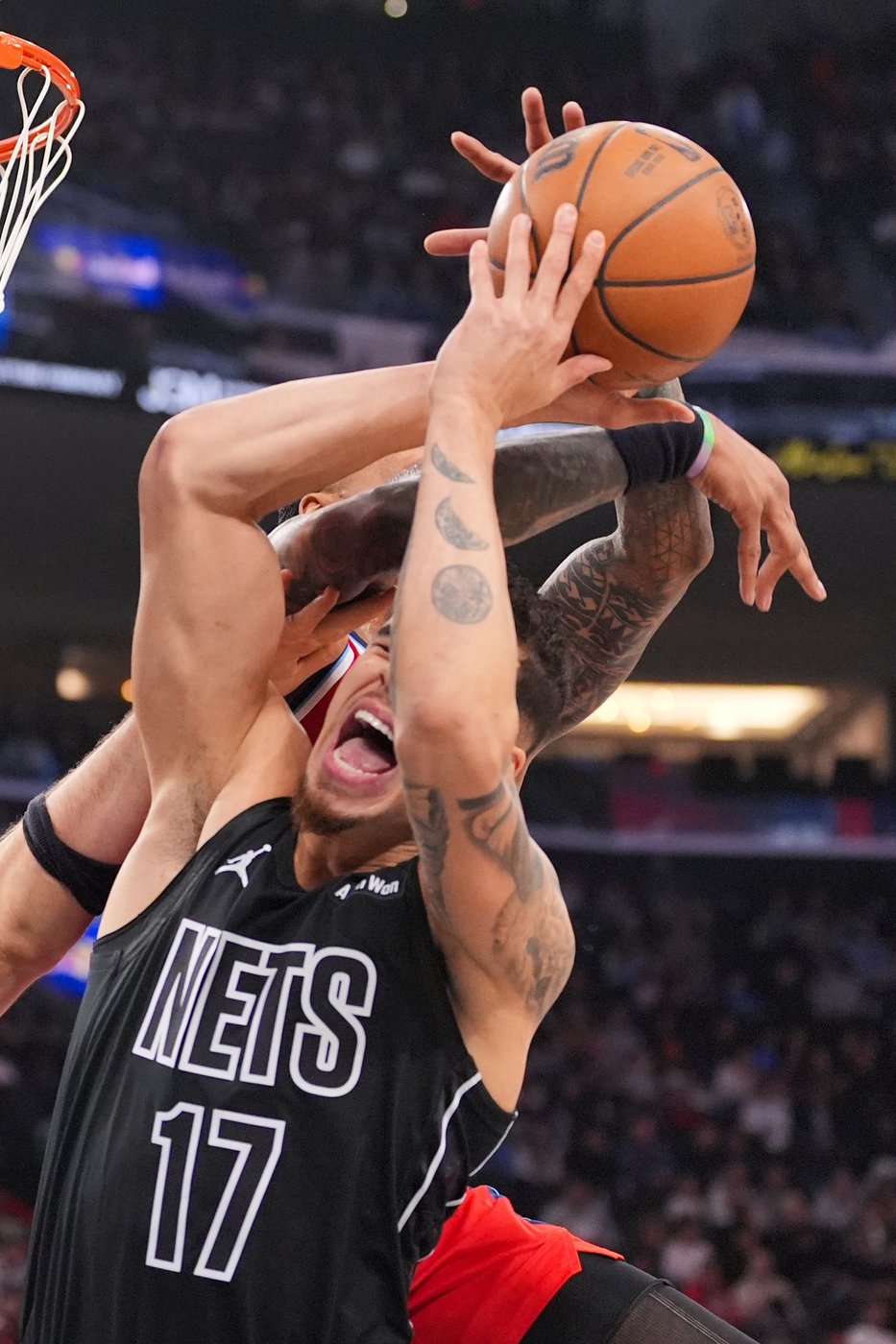 Kawhi Leonard, James Harden fuel fast start as Clippers rout Nets 126-89 | iNFOnews.ca