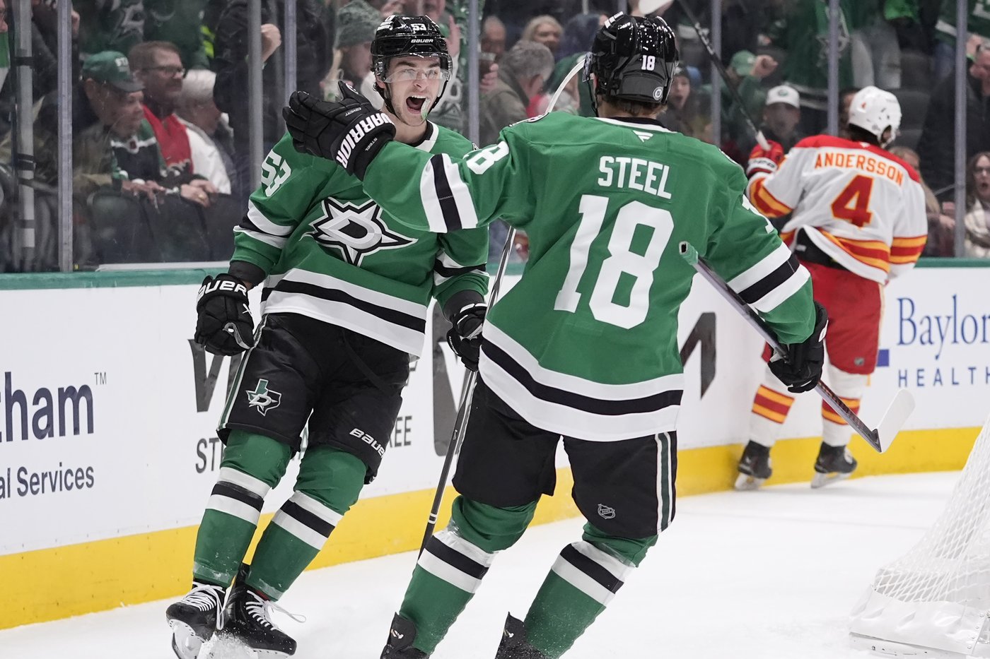 Hintz ignites third-period goal barrage as Stars beat Flames 6-2 | iNFOnews.ca