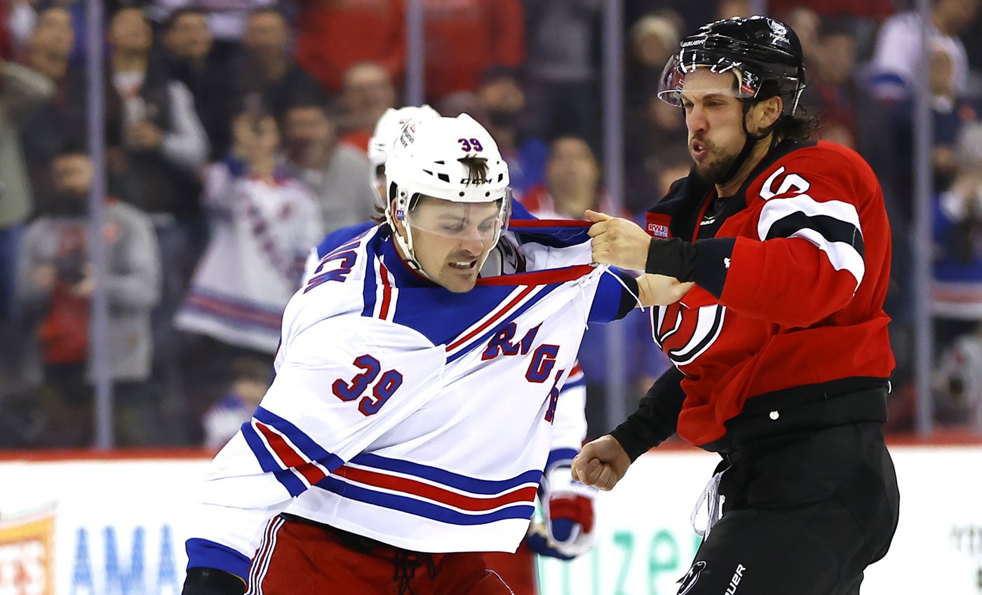 Jack Hughes scores twice, Markstrom posts second straight shutout as Devils beat Rangers, 5-0 | iNFOnews.ca Jack Hughes scores twice, Markstrom posts second straight shutout as Devils beat Rangers, 5-0 | iNFOnews.ca