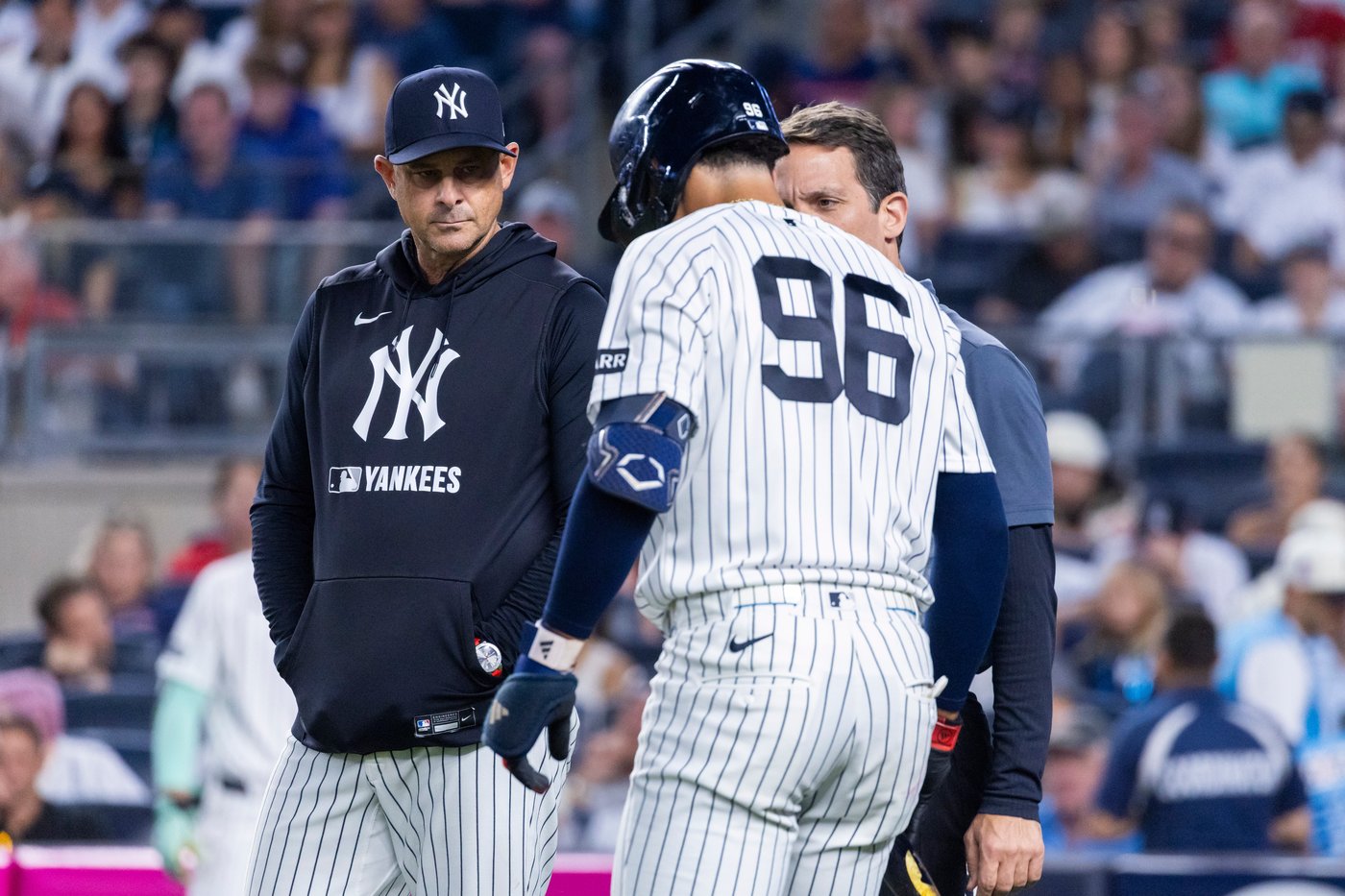 Yankees rookie shortstop George Lombard Jr. day to day with right knee discomfort | iNFOnews.ca